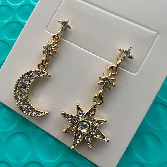 ⭐️ Betsey Johnson celestial moon & star crystal dangle earrings ⭐️ - Picture 6 of 7